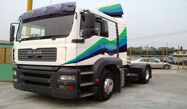 粵港物流運(yùn)輸車輛 粵港物流運(yùn)輸車輛